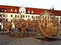 Installation vor dem Magdeburger Dom (Foto: Peter Blei)