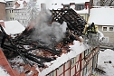Dachstuhlbrand griff auf Nachbarh&auml;user &uuml;ber (Foto: S. Dietzel)