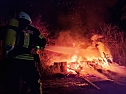 Feuerwehr beim L&ouml;schen an der Brandstelle (Foto: Feuerwehr Heiligenstadt)