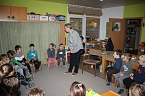 Vorlesen bei Junioren und Senioren (Foto: Karl-Heinz Herrmann)