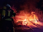 Feuerwehr beim Löschen an der Brandstelle (Foto: Feuerwehr Heiligenstadt) Feuerwehr beim Löschen an der Brandstelle (Foto: Feuerwehr Heiligenstadt)