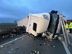 Sattelschlepper auf der A38 umgekippt (Foto: S.Dietzel)