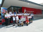 Spenden&uuml;bergabe in der Kreissparkasse (Foto: Ilka K&uuml;hn)