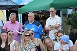 Fans und Cheftrainer des Thüringer HC Herbert Müller verabschieden neun Spitzenhandballerinnen in Bad Langensalza (Foto: Eva Maria Wiegand) Fans und Cheftrainer des Thüringer HC Herbert Müller verabschieden neun Spitzenhandballerinnen in Bad Langensalza (Foto: Eva Maria Wiegand)