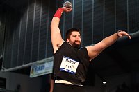 Bild: M&auml;nner beim Indoor