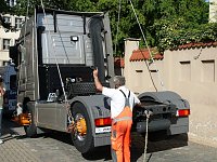 Bild: Fliegender Brummi