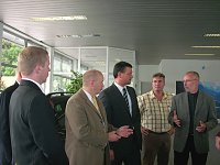 Bild: &Uuml;bergabe Spendenfahrzeug durch das Autohaus Fritze Sondershausen