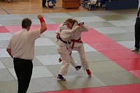 Bild:  Lena (r, rot) u. Annika (l, blau) k&auml;mpfen im Part-2