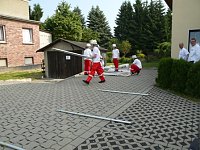 Bild: Junge Sanit&auml;ter im Wettstreit