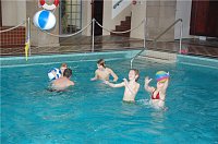 Bild: Pool-Party im Badehaus.NNZ-City Scout on Tour