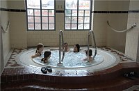 Bild: Pool-Party im Badehaus.NNZ-City Scout on Tour
