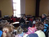 Bild: Kinder und Jugendliche beim Possenlauf