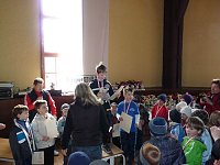Bild: Kinder und Jugendliche beim Possenlauf