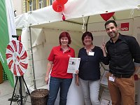 Bild: Th&uuml;ringentag 2015: Dagmar Becker betreut mit dem "Parteinachwuchs" den SPD-Stand
