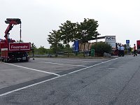 Gefahrgut soll umgeladen und gesichert werden Bild: Gefahrgut soll umgeladen und gesichert werden