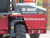 Gefahrgut soll umgeladen und gesichert werden Bild: Gefahrgut soll umgeladen und gesichert werden