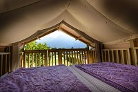 Bild: Glamping: Air Lodge Schlafzimmer am Camping Lago di Levico / Trentino