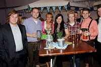 Bild: Gewichtiger Gast zum Oktoberfest im Autohaus Peter