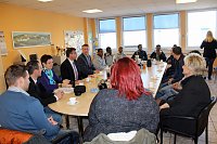 Bild: Brot und Lohn ist die beste Integration