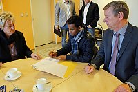 Bild: Brot und Lohn ist die beste Integration