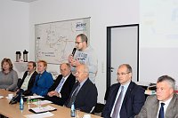 Bild: Nicht reden, handeln - die Autohaus Peter Gruppe und andere Unternehmer starten Ausbildungsoffensive