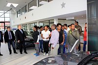 Bild: Nicht reden, handeln - die Autohaus Peter Gruppe und andere Unternehmer starten Ausbildungsoffensive