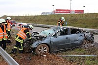 Bild: Auto kommt von der Fahrbahn ab