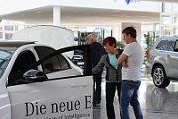 Bild: In einigen Autoh&auml;usern der Peter-Gruppe ging es heute um die Zukunft auf vier R&auml;dern