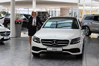 Bild: In einigen Autoh&auml;usern der Peter-Gruppe ging es heute um die Zukunft auf vier R&auml;dern