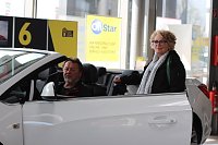 Bild: In einigen Autoh&auml;usern der Peter-Gruppe ging es heute um die Zukunft auf vier R&auml;dern