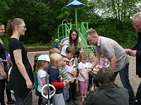 Bild: Einweihung Spielplatz Heinestra&szlig;e