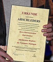 Ministerpräsident bekam Schläge Bild: Ministerpräsident bekam Schläge