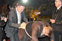 Ministerpräsident bekam Schläge Bild: Ministerpräsident bekam Schläge