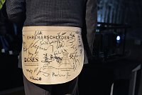Ministerpräsident bekam Schläge Bild: Ministerpräsident bekam Schläge