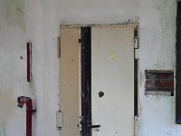 Peter Blei in den Ruinen der Schuhfabrik in Wiehe Bild: Peter Blei in den Ruinen der Schuhfabrik in Wiehe