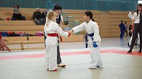 Fairness wird in der Königsdisziplin des Ju-Jutsu, dem Fighting groß geschrieben roter Gürtel: Luna Schlöbe | blauer Gürtel: Atifa Raini | Kampfrichterin: Annika Vogler, Im Bildrand rechts: Kampfrichterin Julia Schneider Bild: Fairness wird in der Königsdisziplin des Ju-Jutsu, dem Fighting groß geschrieben roter Gürtel: Luna Schlöbe | blauer Gürtel: Atifa Raini | Kampfrichterin: Annika Vogler, Im Bildrand rechts: Kampfrichterin Julia Schneider