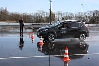 Ab ins Gelände: Autohaus-Peter-Gruppe lud zum Aktionstag ins Autodrom Bild: Ab ins Gelände: Autohaus-Peter-Gruppe lud zum Aktionstag ins Autodrom