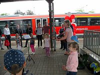 Bild: Neuen Zug in Leinefelde begr&uuml;&szlig;t