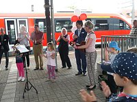 Bild: Neuen Zug in Leinefelde begr&uuml;&szlig;t