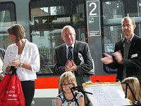Bild: Neuen Zug in Leinefelde begr&uuml;&szlig;t