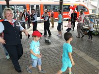 Bild: Neuen Zug in Leinefelde begr&uuml;&szlig;t