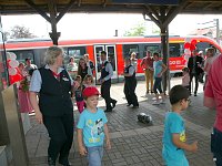 Bild: Neuen Zug in Leinefelde begr&uuml;&szlig;t