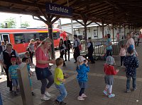 Bild: Neuen Zug in Leinefelde begr&uuml;&szlig;t