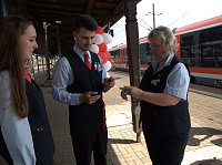 Bild: Neuen Zug in Leinefelde begr&uuml;&szlig;t