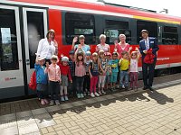 Bild: Neuen Zug in Leinefelde begr&uuml;&szlig;t