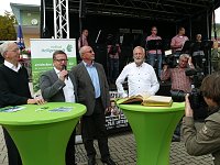 Bild: Einweihung Stadion