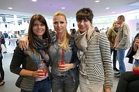 Bild: Afterwork-Party im Mercedes-Autohaus