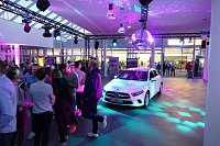 Bild: Afterwork-Party im Mercedes-Autohaus