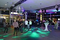 Bild: Afterwork-Party im Mercedes-Autohaus
