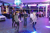 Bild: Afterwork-Party im Mercedes-Autohaus